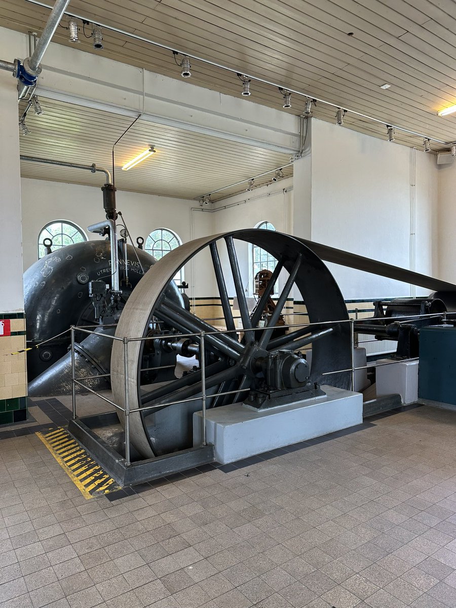 MathieuGremmen's tweet image. Vandaag te gast bij @PJvanS @KinderdijkMills . Heden en verleden wat betreft waterbeheer komen hier mooi samen @wsrivierenland @waterschappen .
Een werelderfgoed met allure.