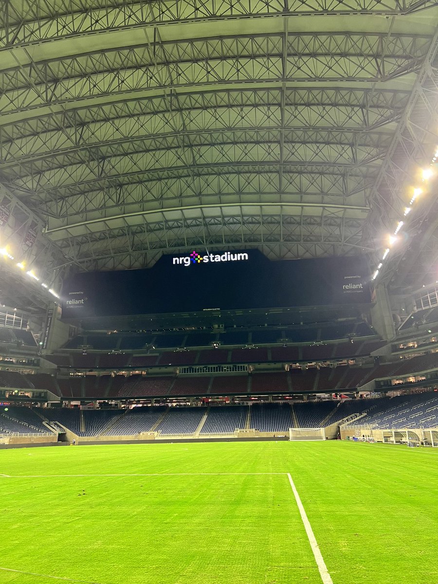 devrodriguez21's tweet photo. 1 season, 3 competitions, 5 teams, 6 states, and countless memories. Thank you @AreaSportsNet for the opportunity to take a first step into an industry that is a true passion of mine. And thank you to all the people along the way that made this experience so enjoyable. https://t.co/ZagO1UYDV0