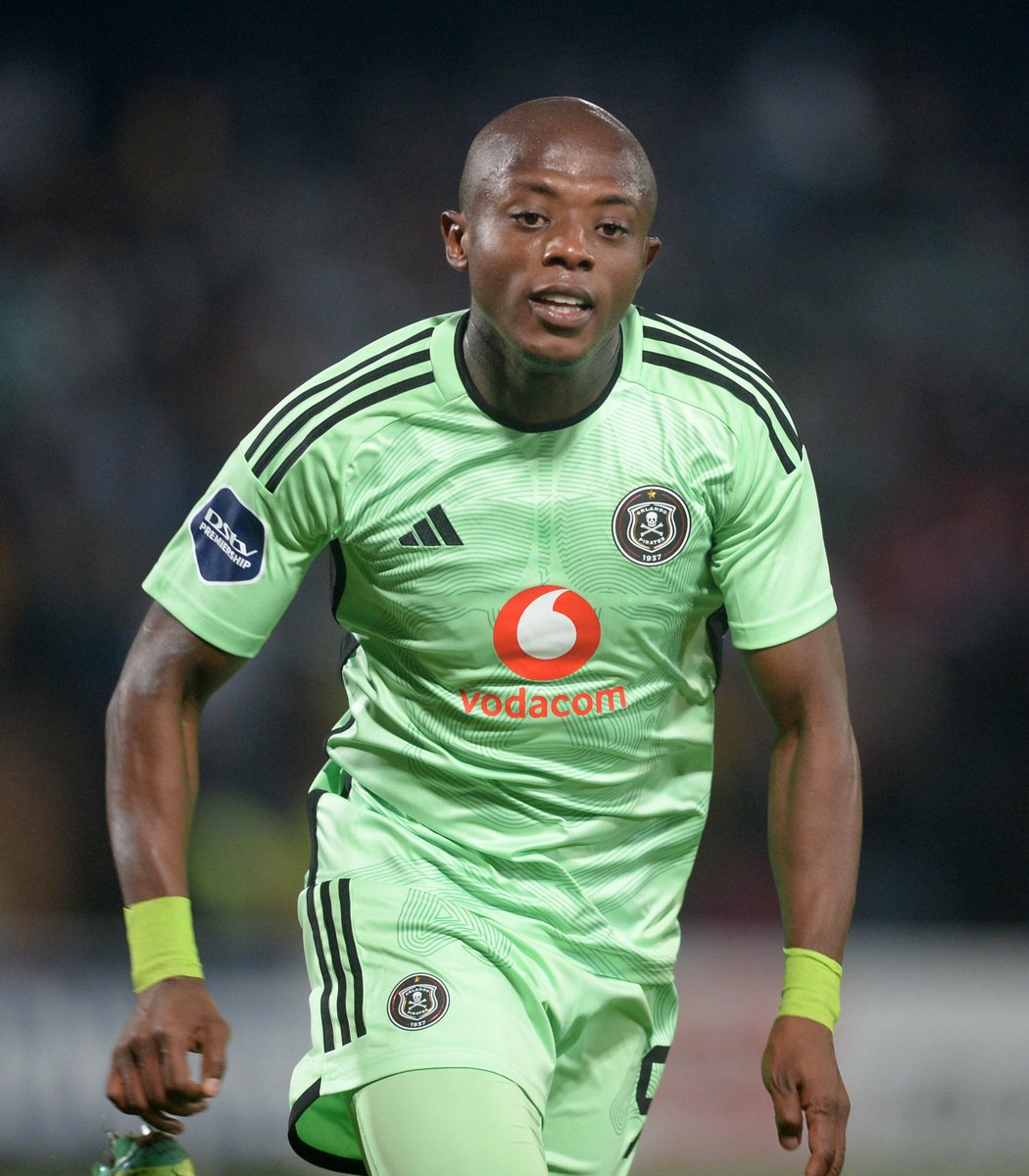 iDiskiTimes's tweet photo. GOOOOOALLLLLL

34' 3-0 Pirates, Lepasa BRACE! https://t.co/GoKHEIKvme