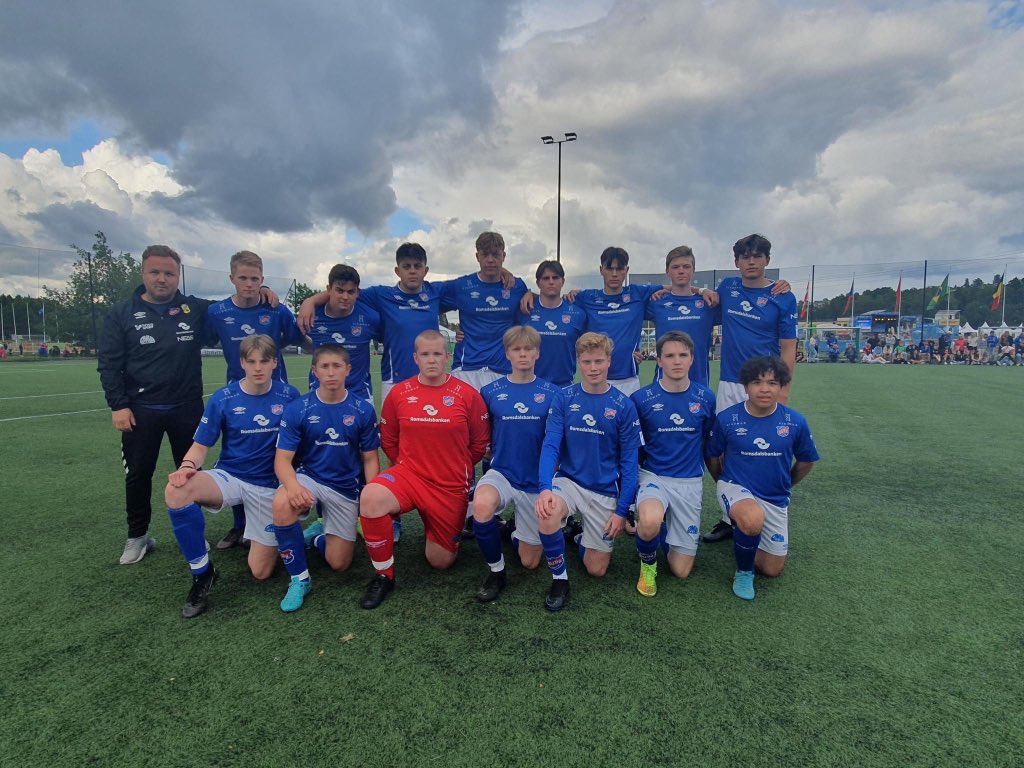 Bud/Bryn tweet media