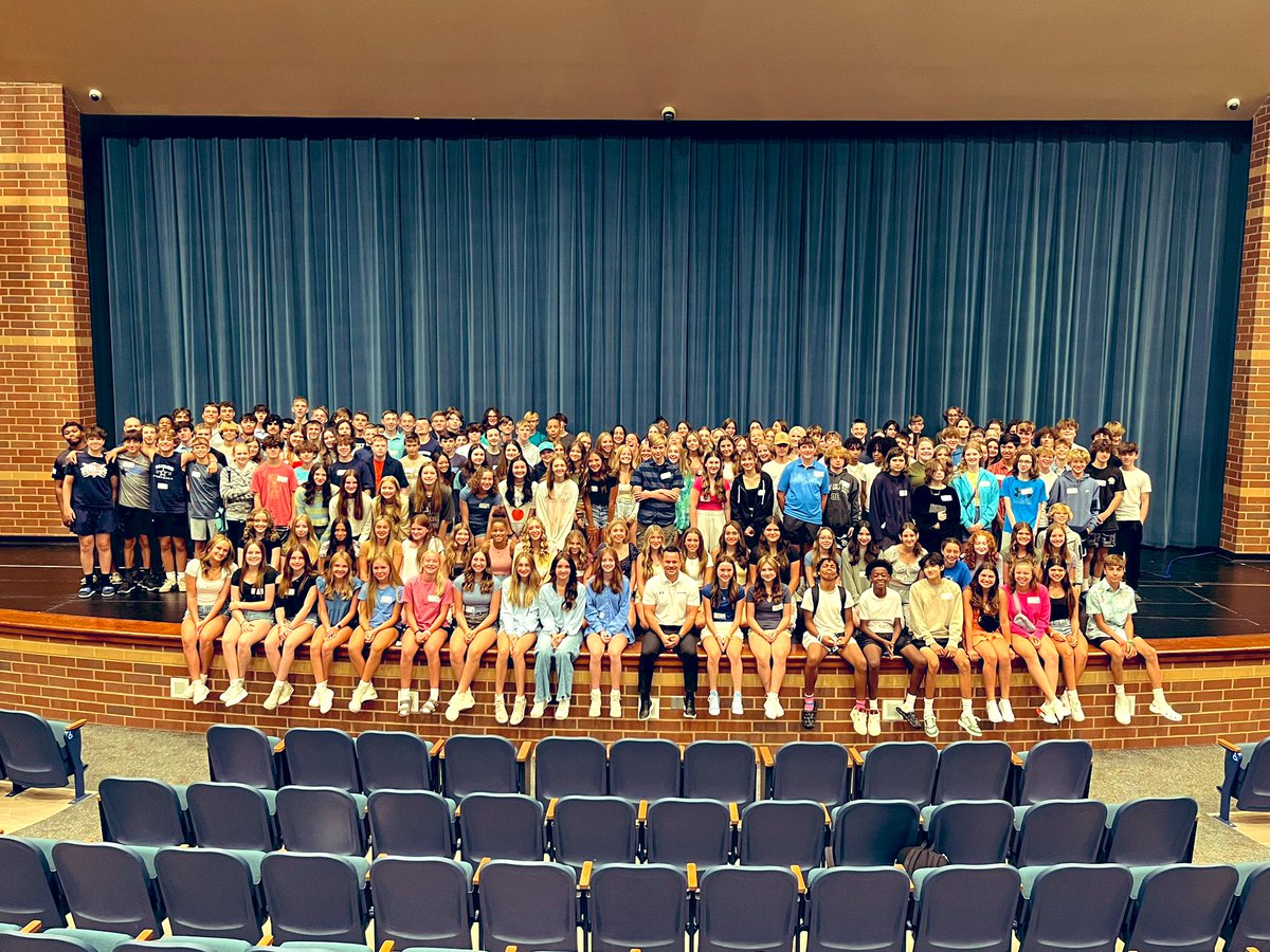 Class of 2027, Welcome to <a href="/KenstonKHS/">Kenston KHS</a> 
Outstanding orientation this morning and looking forward the start of 2023-2024!
#GoBombers 
<a href="/KenstonSchools/">KenstonSchools</a>