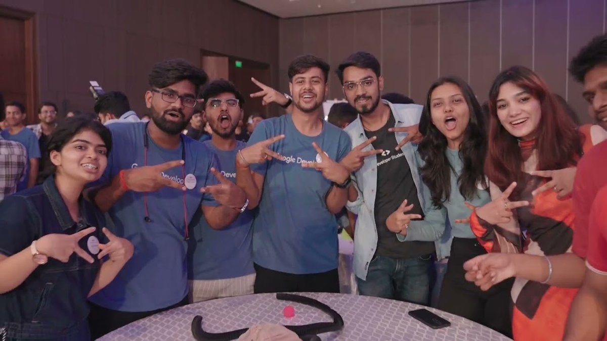 googledevs's tweet image. 🎓🚀 Over 90% of the class of 2022-23 Google #DeveloperStudentClubs Leads achieved graduation success in June 2023!

Watch the celebration at the graduation event and listen to some interesting stories of impact and growth 🎥👉 goo.gle/gdscin-grad-20…
