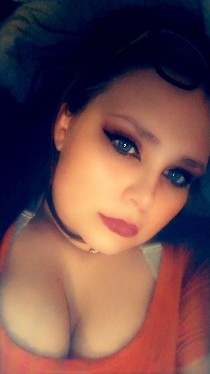 ThiccBratt420's tweet photo. I'm over this shit. Pay me, you pathetic pig. Then worship me as I deserve. Only then will I be pleased. Cashapp $Thiccbratt240 #paypiggie #cashcow #pathetic #findomgoddess #findomdrain #FindomBrat #spoilme #cashapp #ContentCreator https://t.co/3djNE4Gf9X