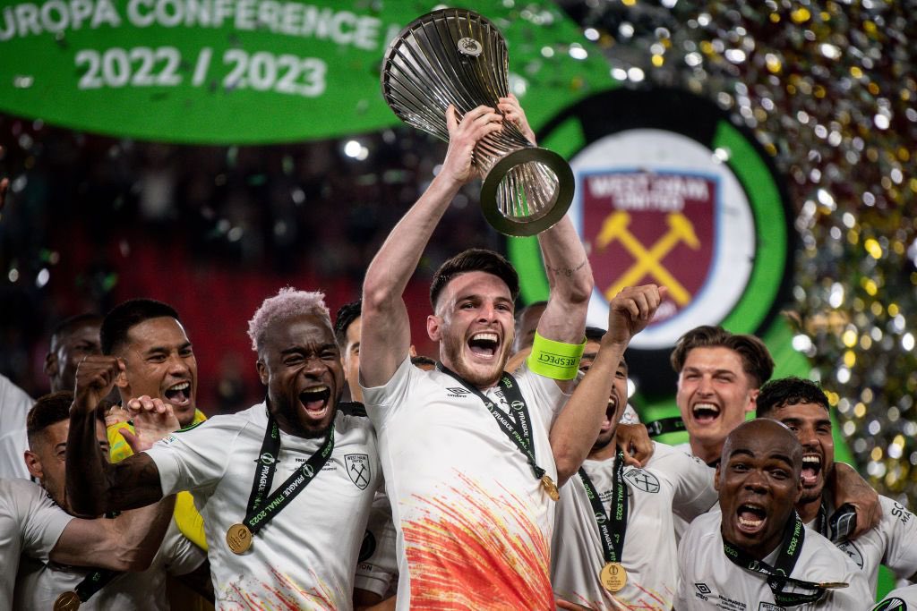 LMWHU3's tweet photo. @t_mulla630 @simiafc @WestHam_Central @geglobo Hold https://t.co/iCGEVlQ2rU