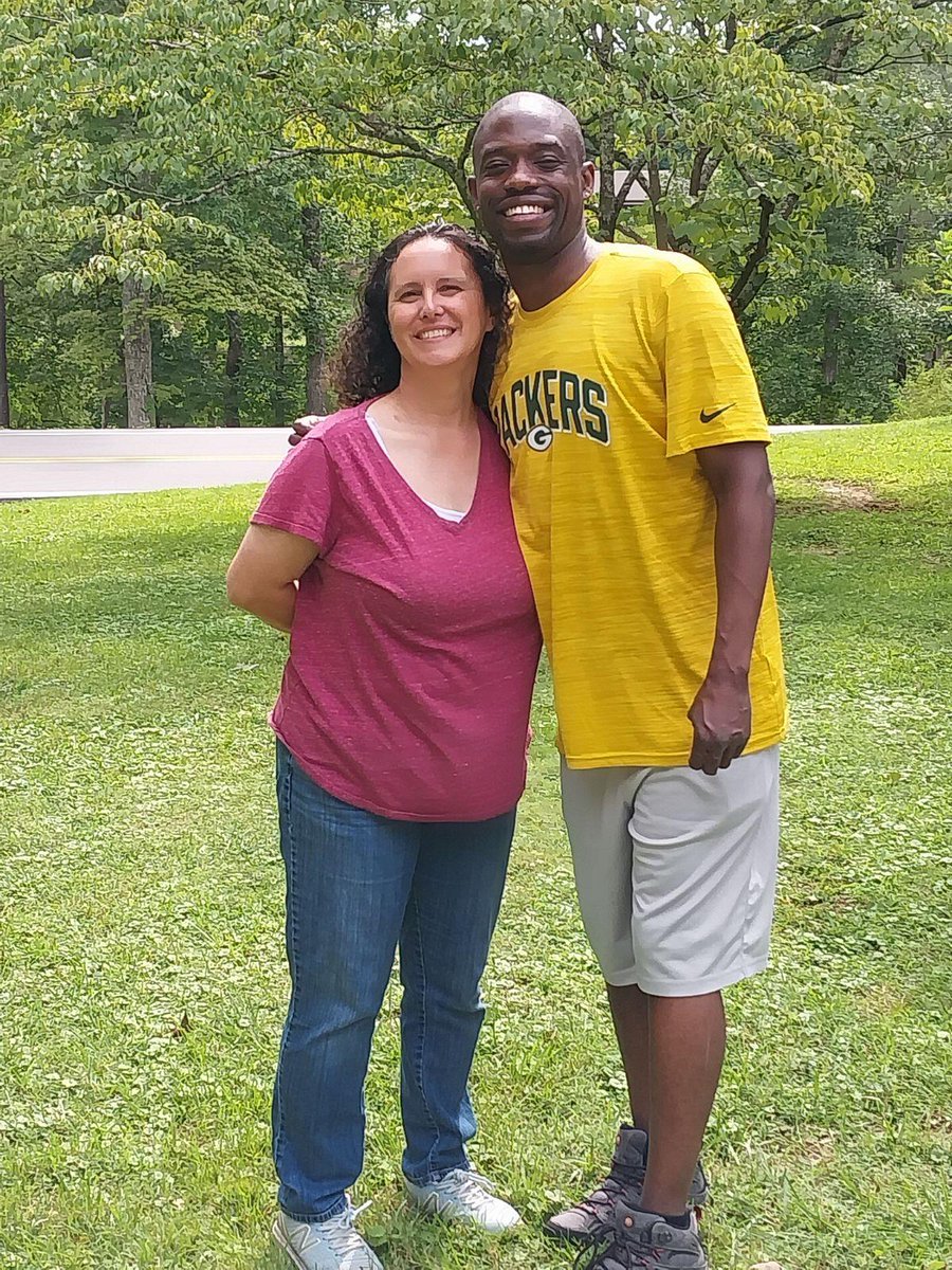 freddyshegog's tweet photo. Words cannot describe how blessed I am to have family in different parts of the country. God allowed education to bring not good people GREAT people into my life! THANK YOU @CollegeShopTalk for everything, today was a TRUE blessing. I did my first hike 🤩 #blessed https://t.co/DT0VRuLrSP