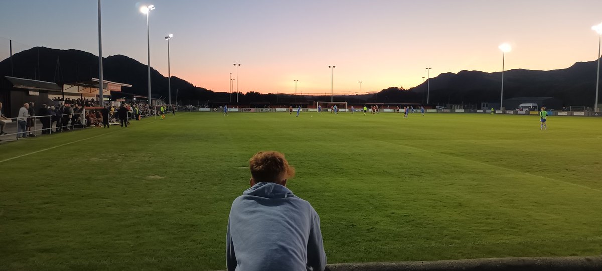 KirkHewitt72's tweet photo. @CPDPorthmadogFC And such a beautiful setting. My lad loved it. https://t.co/S0jKeZyTVn