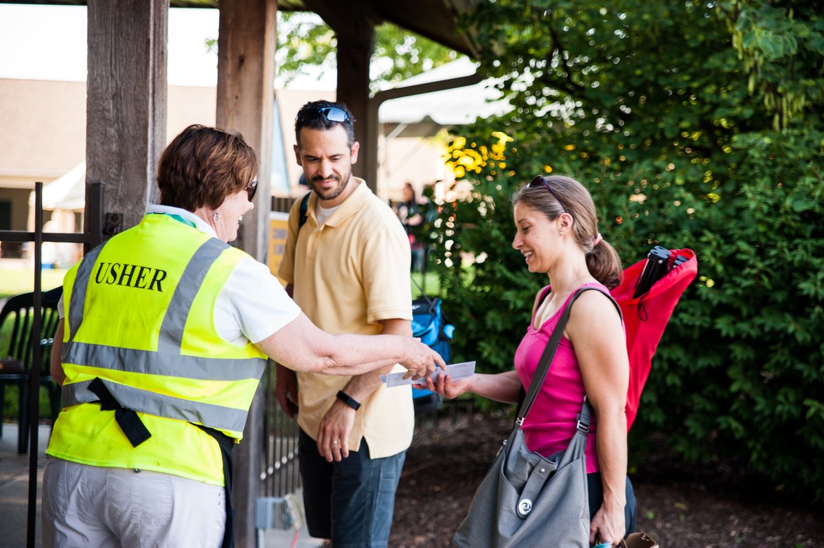 Make a difference in your community - become a volunteer today!

Learn more at: indianapolissymphony.org/support/get-in…

#INDYSYMPHONY