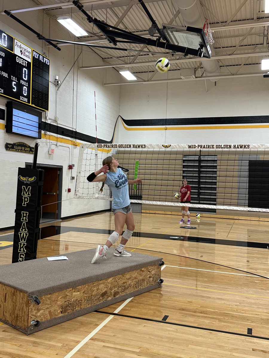 MPHawksVB's tweet photo. A little conditioning, a little hitting… day 2 done! What a great practice. Girls are really coming in focused! #MakingEachOtherBetter #oneway #stayfierce #GoHawks https://t.co/V2pa2zKiUf