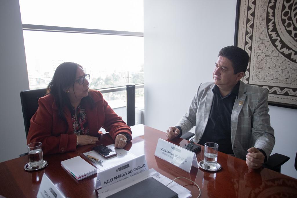 midagriperu's tweet photo. La ministra de Desarrollo Agrario y Riego, @NellyParedesDC, se reunió con el congresista Juan Carlos Mori, a fin de coordinar acciones conjuntas para apoyar a los productores de Alto Amazonas, región Loreto, y fortalecer el sector agrícola. https://t.co/tDmxxPxUTK