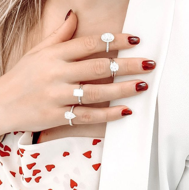 Ramhr1234's tweet photo. I liked all 4 of them so I bought them. It gives me satisfaction to wear the jewelry. It gives me confidence. What do you think? By the way, do I look beautiful?🩶
@jewelry
#comeby #jewelrylover https://t.co/UXcwQcbJsG