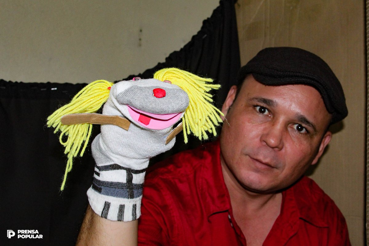#Fotos📸| La Juventud Sandinista Augusto C. Sandino, a través de la Promotoría Solidaria, realizó un taller de elaboración de piñatas 🪅 y mini teatro 🎭 que serán utilizados en las visitas a los Centro de Desarrollo Infantil. 🇳🇮👦🏻👧🏻👶🏻🔴⚫