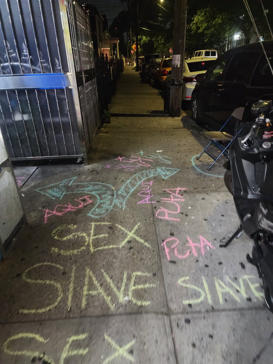 CatsBodega's tweet photo. @NYCMayor Hey mayor! Check this Brothel out!
@NYPDnews @NYPD110Pct @NYPDCommAffairs have done nothing about it. I call, I leave messages. I personally go to the precint and get scoffed at. They ask "why so passionate sir? Husband cheated on you?"

No children go to school across the way. https://t.co/N2ZirfS1qR
