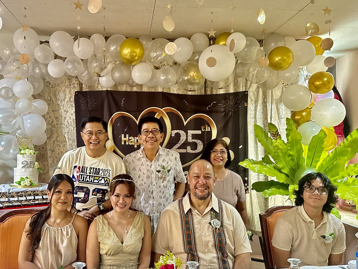 reymilo's tweet photo. Silver wedding anniversary of martina nd remund❤️❤️❤️ https://t.co/TQfDzKE1GL