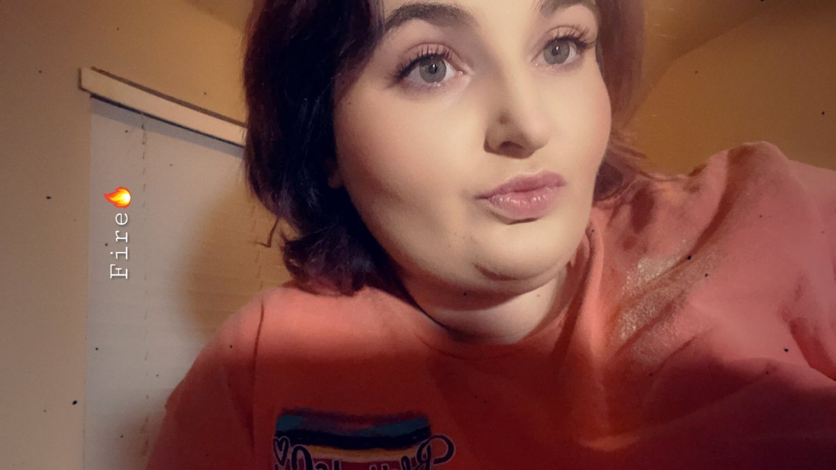 Katykat080497's tweet photo. Now that I’m single, it’s time to enter my bad bitch era https://t.co/v12ExCG798