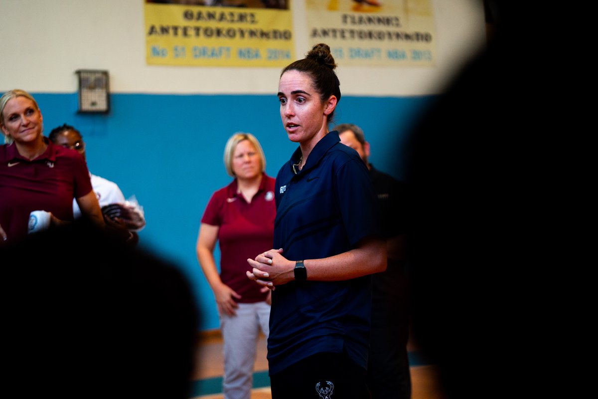 fsuwbb's tweet photo. Thank you @Sidn3y_24 for sharing your story and wisdom today with us following the matchup π
#NoleFAM | #InternatioNOLE https://t.co/WX8bmm0D4v