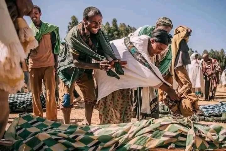 SuleimanAbdell7's tweet photo. Ever since it came to power @Abiy gvt largely ignored & even rediculed grave injustices/identity based killings & displacements against Amharas in Oromia region. The current attack on Amhara region is a continuation of #AmharaGenocide! #JusticeForEthiopia
@BBCWorld @JosepBorrellF @amnestyusa @BloombergAfrica
