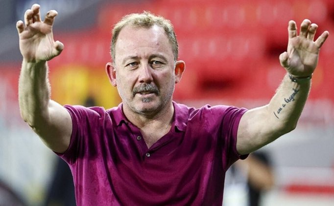 Sergen Yalçın: "Dünyada yetenekli futbolcu bulmak çok zor. Gedson Fernandes çok önemli bir yıldız. Benim dönemimde böyle bir oyuncum olmasını isterdim. Çok yönlü bir futbolcu. 50 milyon Euro az bile." (Hürriyet)