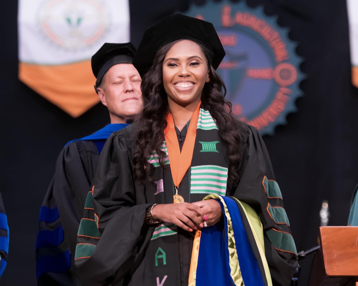 aaleah_'s tweet photo. “Now unto him that is able to keep you from falling, and to present you faultless before the presence of his glory with exceeding joy,”

Dr. Andrea Pugh-Kelley, MPH 🐍 https://t.co/F2D5ZjSnHo
