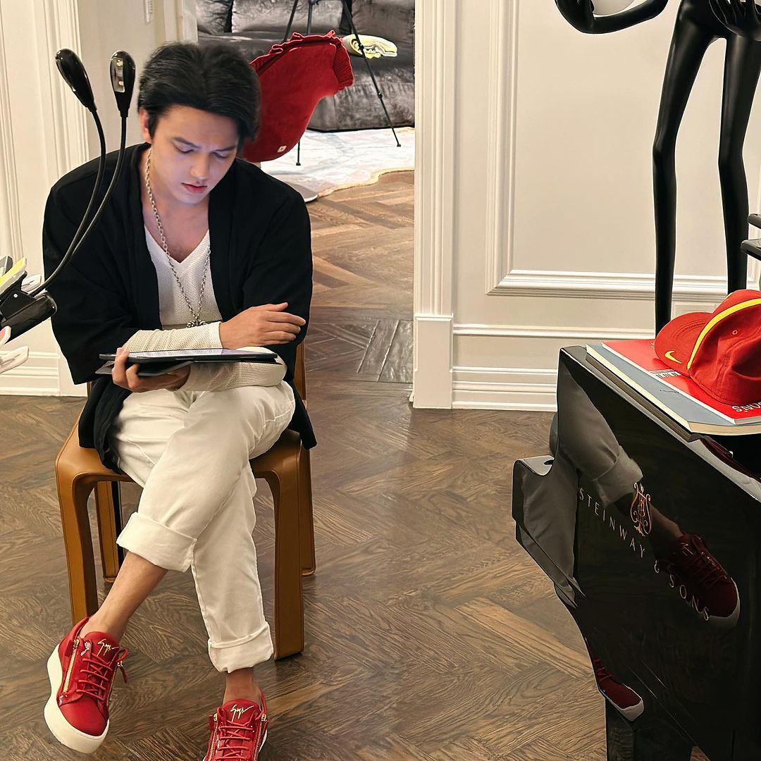 Dimash.Greece (@dimash_greece) on Twitter photo Dimash is on a roll and posted another photo of himself learning a new song. Wow! Can't wait to see what it is.
❤❤❤
<a href="/dimash_official/">Dimash Qudaibergen</a> Dimash is on a roll and posted another photo of himself learning a new song. Wow! Can't wait to see what it is.
❤❤❤
<a href="/dimash_official/">Dimash Qudaibergen</a>