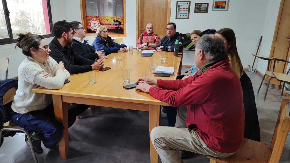 INTIargentina's tweet photo. Como cierre de su visita a #SMAndes @sandra_mayol y Jorge Schneebeli se acercaron a @bomberos_san. Allí, en el marco del Programa Kaizen Tango, el INTI asesora a la organización para aplicar el sistema japonés conocido como “Metodología 5s”. https://t.co/pgml7ihACE