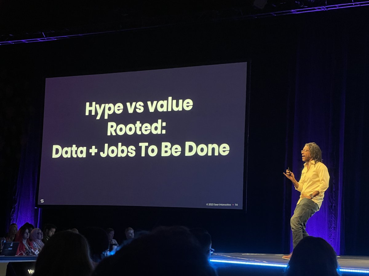 TheRealSEORadar's tweet photo. Another great mention of Jobs to be done! Focusing on customers @wilreynolds #mozcon https://t.co/q9waMlDFN8