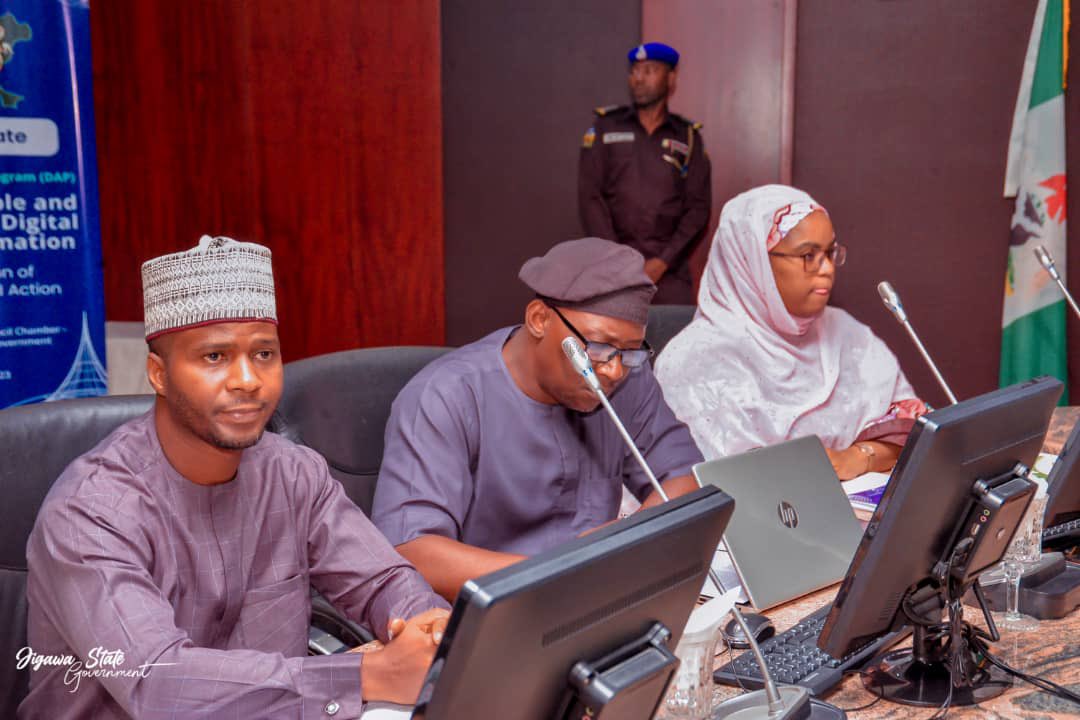 maryam_elgee's tweet photo. The begining of a new era in jigawa state.

We handed over the digital economy strategy and action plans for sustainable and inclusive digital transformation  to his excellency the executive governor of jigawa state. 

#digitaltransformation #digitaleconomyadvocate https://t.co/uRQFVI7F5q