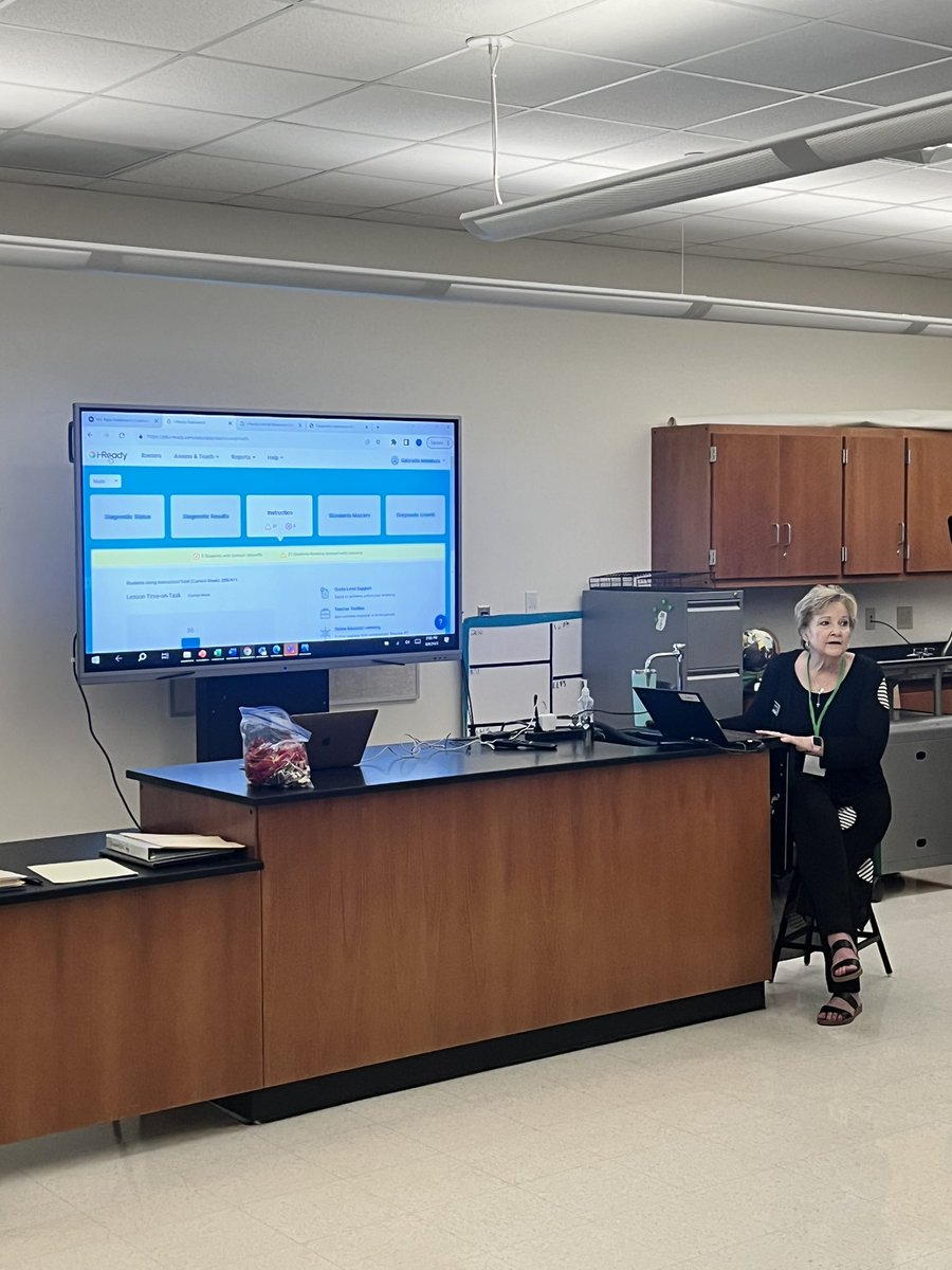 BIL, ESL & LOTE DEPT. tweet media