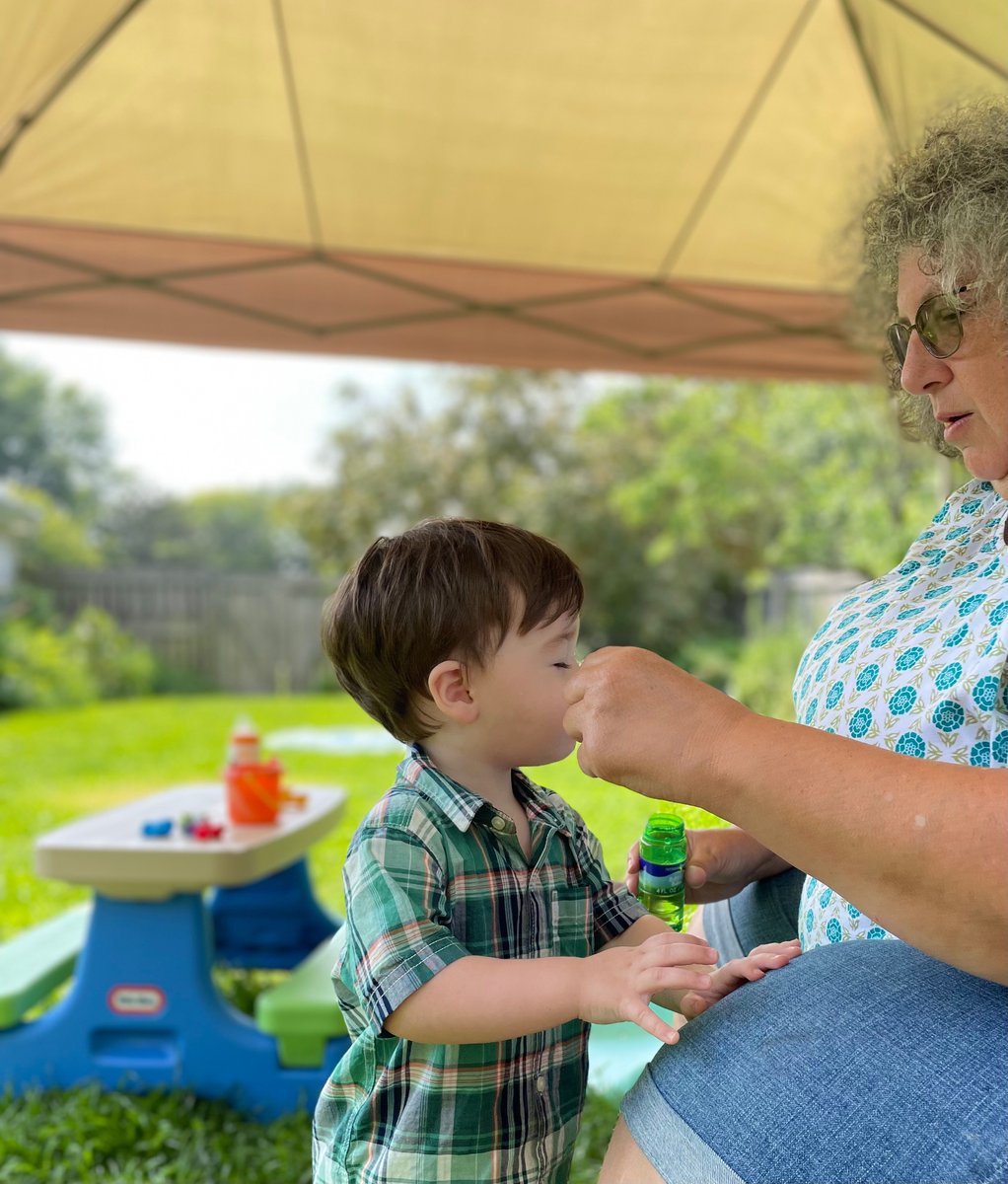 LifeandPICU's tweet photo. The best part of the day was getting off early to have extra time to spend at home blowing bubbles in the shade with Squish and my mom.

Glad to work in a group that values having life outside the hospital too.

#PedsICU #MamaDoc #YearofJoy https://t.co/JsmQ2i7jAA