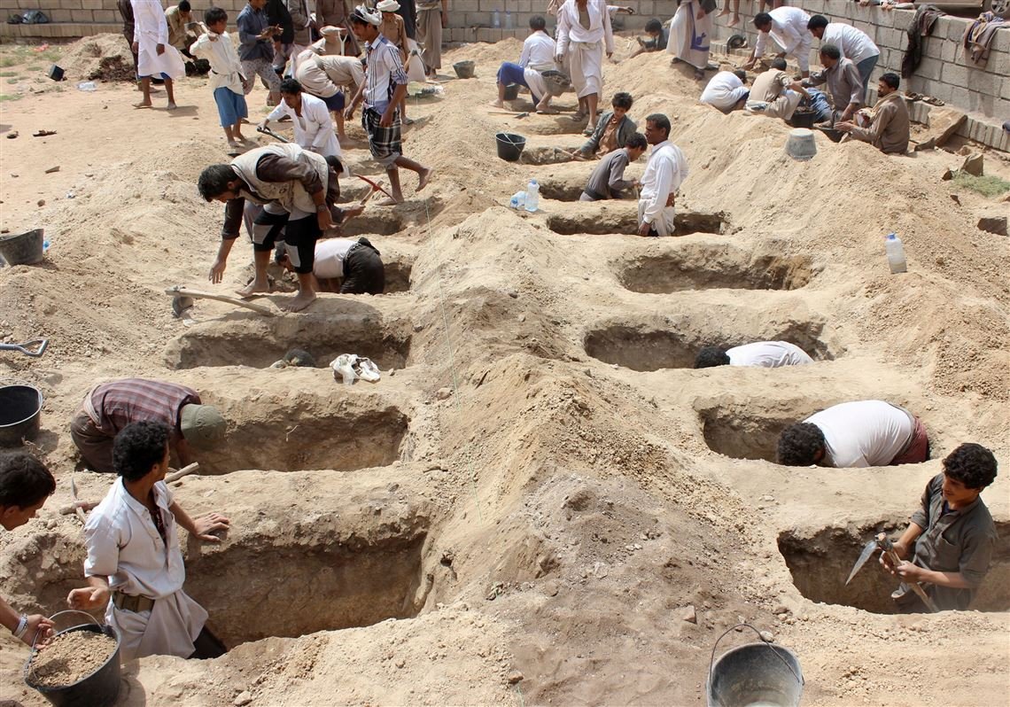 9 Agustus 2018

Anak2 Yaman ini naik bis sekolah mrk. Tiba2 jet tempur Saudi meluncurkan bom MK-82 yg diproduksi perusahaan AS, Lokcheed Martin. Bom ini dipandu laser, amat presisi. Saudi memang SENGAJA mengebom bus sekolah beserta seluruh anak2 di dlmnya.

34 anak gugur.