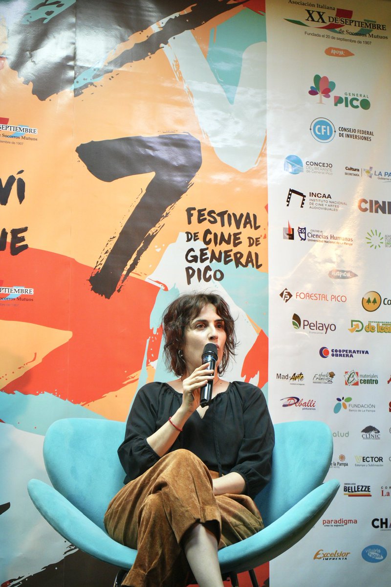 PicoCineFest's tweet photo. Charla cinéfila, @julietadiazok x Paz Varales en el #FCGP23 https://t.co/OSX8HS3nJN