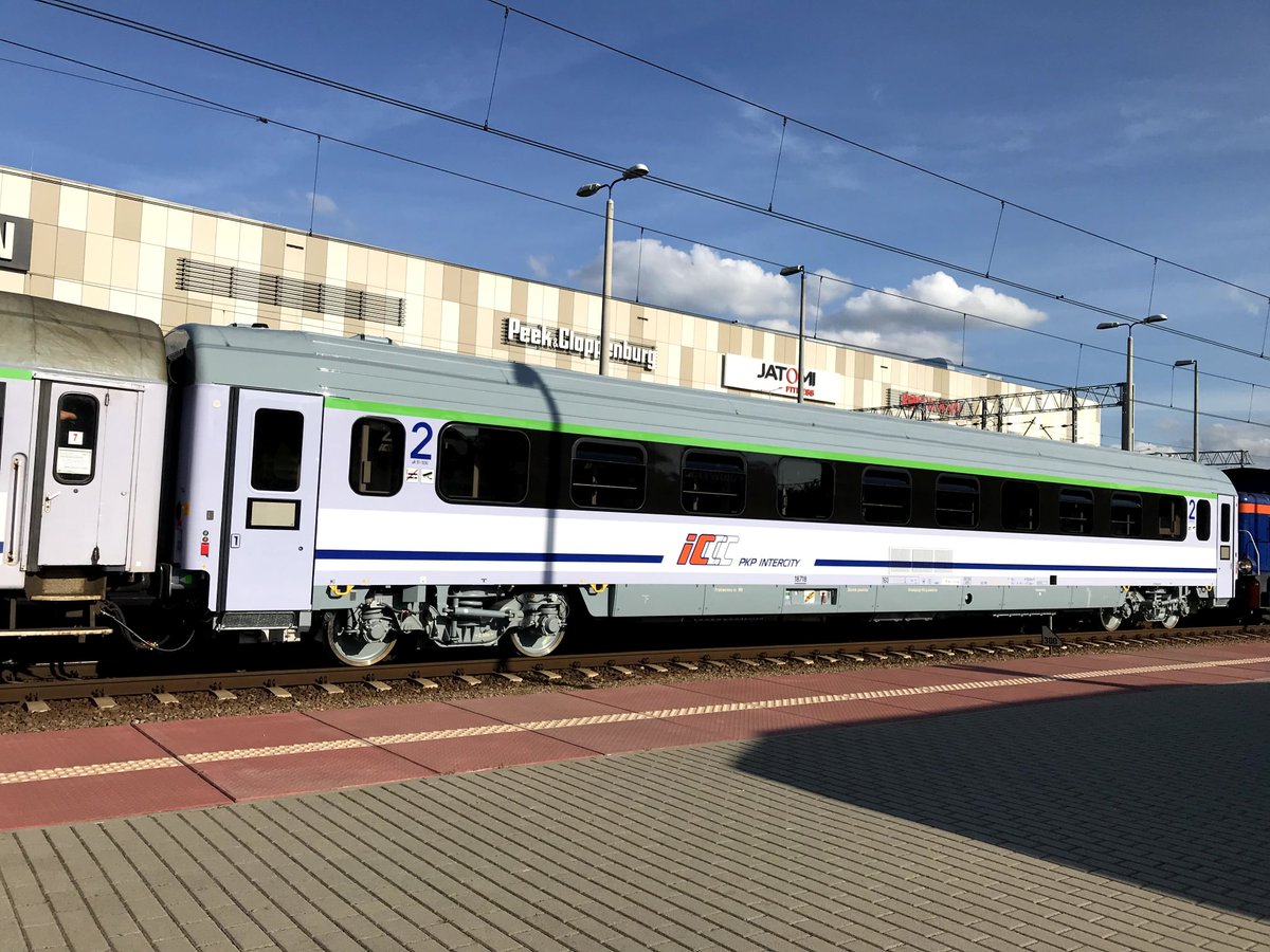 bazawagonow's tweet photo. 🆕 Już 9 wagonów #174A odebranych od FPS i przydzielonych do st. Wrocław. https://t.co/fuMqII4ZJc