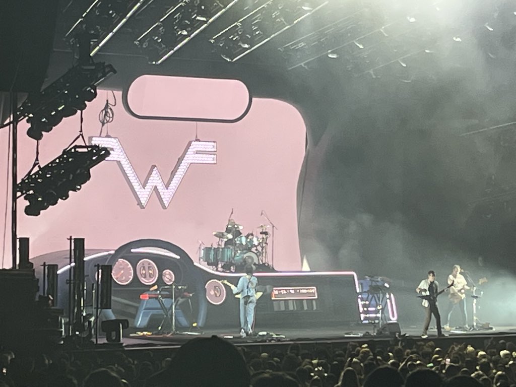 drewfd's tweet image. Weezer was in top form!! Very fun show with awesome stage design.

6/8/23 @germaniaamp 

“Undone (The Sweater Song)”
“Say It Ain’t So”
“Island in the Sun”

#germania #germaniainsurance #germaniainsuranceamphitheater #germaniainsurancetheater #livemusic #concert #concerts @Weezer