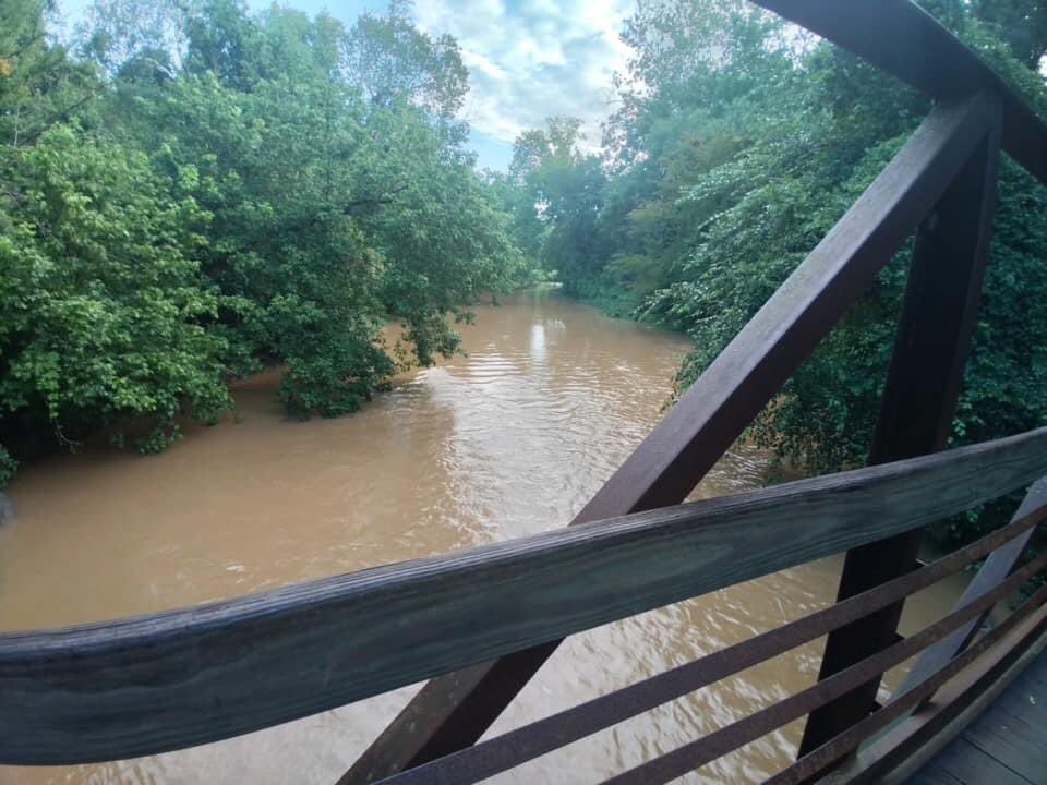 AccotinkFriends's tweet photo. Good Morning from Lake Accotink Park. The trails have been cleared, come on out for your much needed break. Yes, the water is full of runoff from up stream. See you on the trail! 

#fairfax #FLAP #lakeaccotink #FCPA #FCPS https://t.co/0aRxnFnrxf