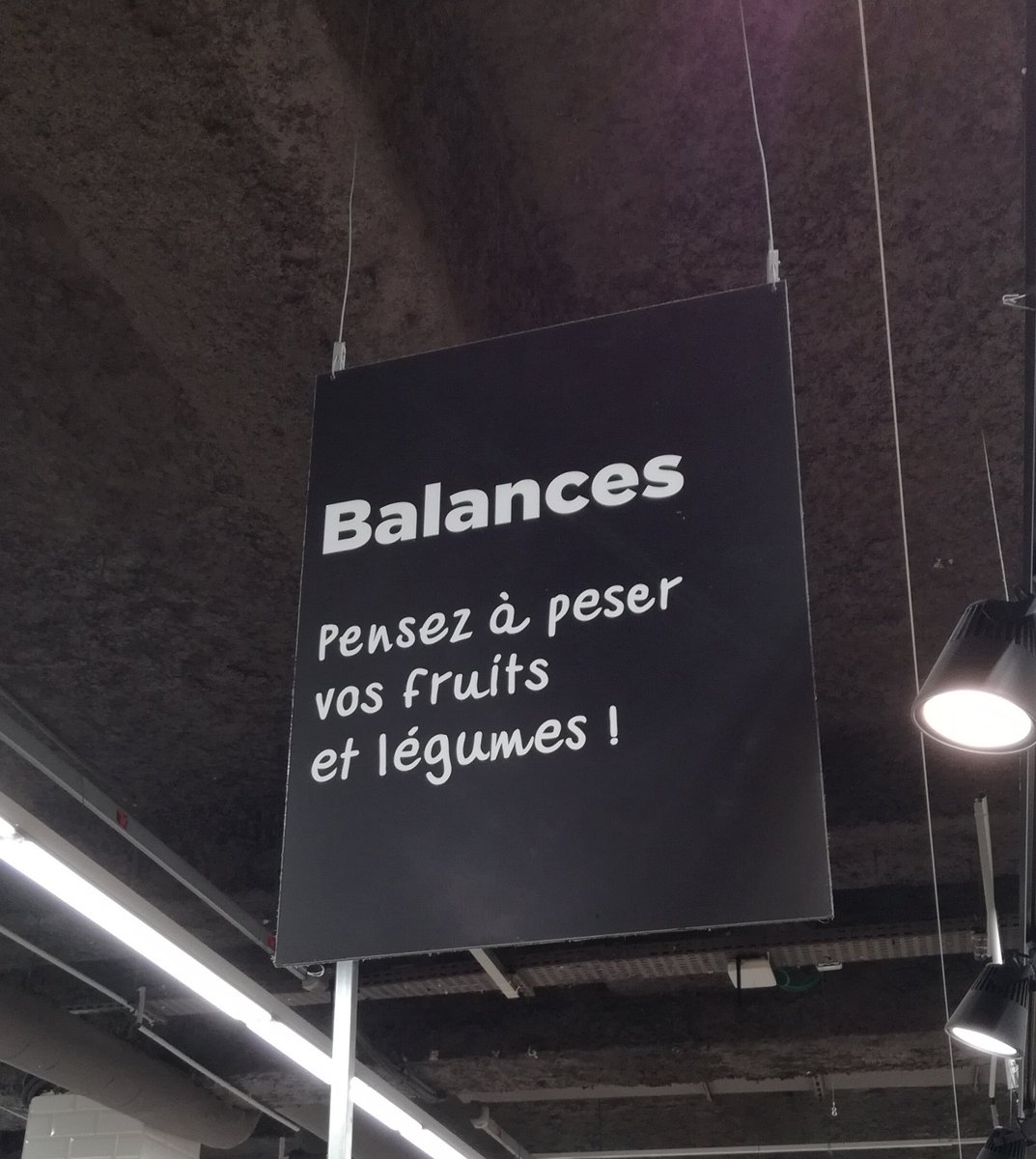 Maxouks's tweet photo. Non mais c'est quoi cet horoscope de merde encore😾😾 https://t.co/NZzMIque3o