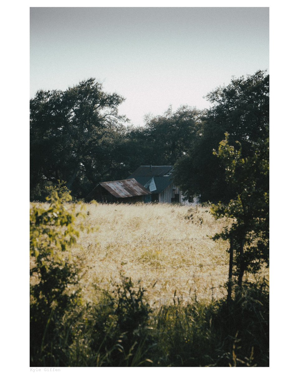 Forgotten. 
———
#beautifullandscape #forgotten #landscapephotomag #lostplaces #texasphotographer #texaspride #traveltexas #abandonedworld #decay #landscapehunter #texas #texasphotography #travelphotos #truetexas #abandonedplaces #kylegiffen #filmphotography