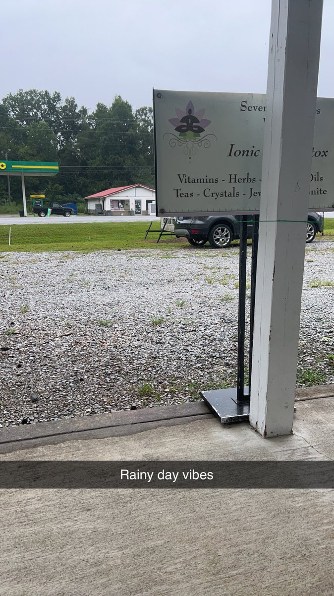 traceyb0731's tweet photo. Front porch sitting in the rain. #sevenskystoneswellness #summerrain https://t.co/xPEGELcDgs