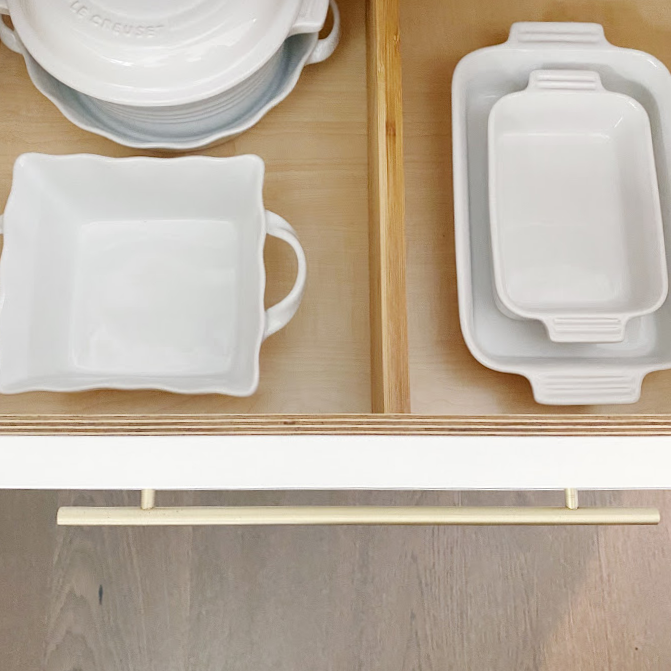 TheNimbleNest's tweet image. L E T S  D I S H / 🍽️ Do you wish entertaining could be effortless? It can be a little easier when serving platters, bowls, and trays are in a designated spot, ready to elevate any gathering. 

📸 curated for #thenimblenest
.
.
.
.
. 
#hosting #hostinghacks #entertaining #kitche