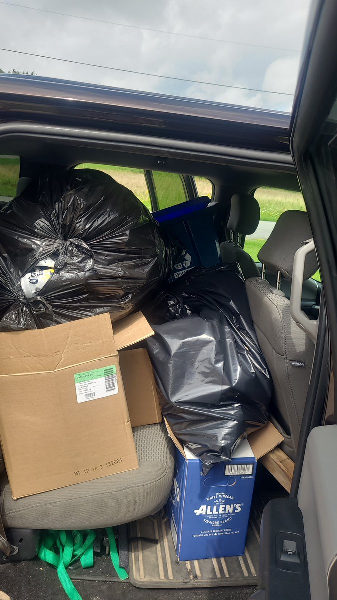 Thank you to all who dropped off  donations! My truck is full to the top and Mrs. Ford filled her vehicle this morning. @GlenbK1_LDSB @Glenburnie_ldsb @GPScouncil