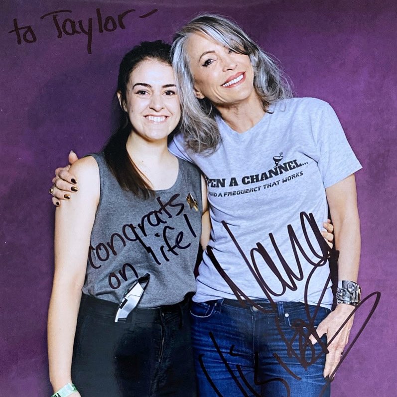 BoChaoticaPod's tweet photo. Meeting ‘Mama Nana’ was unexpectedly emotional 🥲
Such an open and inviting person. Her posts reminded me how to ground myself before MFA auditions and I bet they will as I grow as an actor and human in New York too! Thank you for a beautiful moment of connection💕
@NanaVisitor https://t.co/qK4DV0EwSl