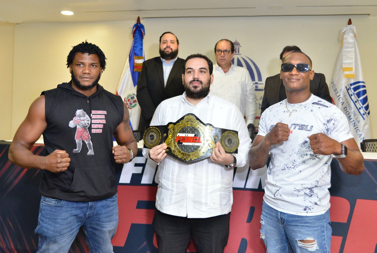miderec_rd's tweet photo. Con el respaldo del Ministerio de Deportes, la promotora dominicana de combates de artes marciales mixtas (MMA) @fightingforcerd, anunció la celebración de su décima segunda cartelera profesional, con más de 10 peleas, incluida tres por títulos nacionales e internacionales.
 
 Rodolfo Dauhajre, presidente de @fightingforcerd , expuso que el evento ha sido programado para el sábado 2 de septiembre próximo en el Pabellón de Esgrima del Centro Olímpico Juan Pablo Duarte.

Amplía más en ⬇️

🔗 https://t.co/jBx0g604Lv