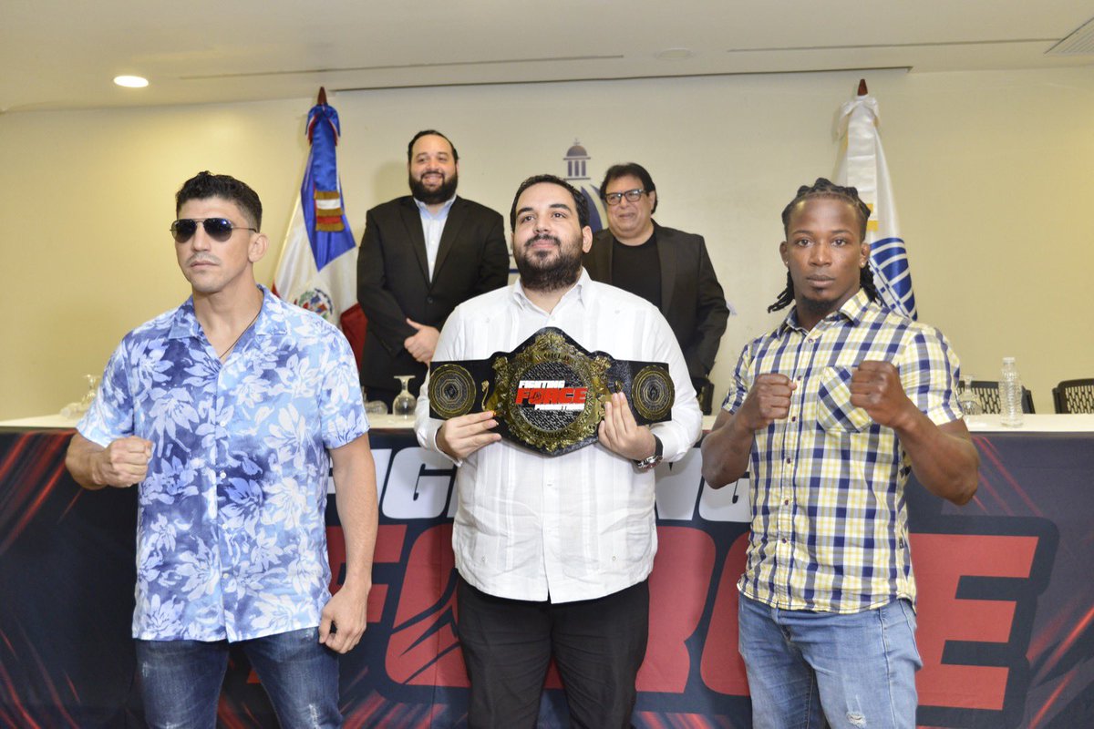 miderec_rd's tweet photo. Con el respaldo del Ministerio de Deportes, la promotora dominicana de combates de artes marciales mixtas (MMA) @fightingforcerd, anunció la celebración de su décima segunda cartelera profesional, con más de 10 peleas, incluida tres por títulos nacionales e internacionales.
 
 Rodolfo Dauhajre, presidente de @fightingforcerd , expuso que el evento ha sido programado para el sábado 2 de septiembre próximo en el Pabellón de Esgrima del Centro Olímpico Juan Pablo Duarte.

Amplía más en ⬇️

🔗 https://t.co/jBx0g604Lv