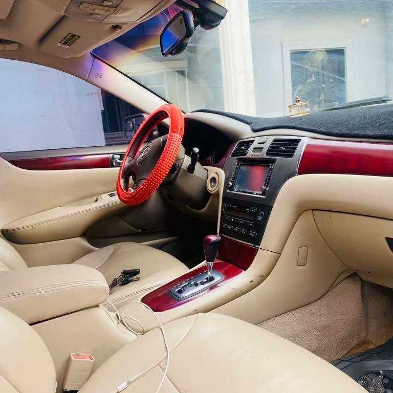 MayorAutos016's tweet photo. PLS RT 🙏🏽 

SHARP DEAL🔥

LEXUS ES300
TOKS STANDARD
FULL OPTION

PRICE:2.6M

📞/WHATSAPP:08052765568

LOCATION BERGER

#RCCG Lekki Cancer Peace Lewandowski Orire Agbaje Romeu Fati Ibadan David Raya Tottenham Chelsea #JacksonUde Togo Ayra Starr Todibo Shallipopi #ApplePay https://t.co/L616cYWvlS