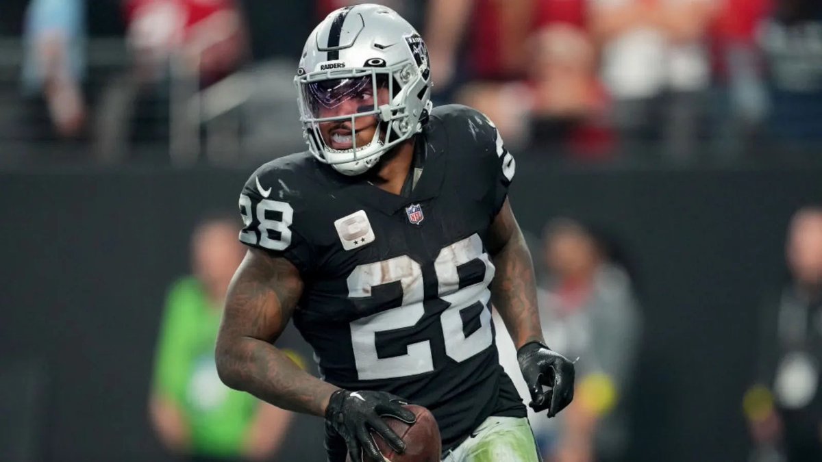 jasrifootball's tweet photo. 𝗧𝗥𝗘𝗡𝗗𝗜𝗡𝗚: Josh Jacobs was ranked by his peers as the NFL’s best RB in 2022. Major respect considering some of the other elite talent at his position. 

Full list of RBs ranked in the top 100: 

12: #Raiders Josh Jacobs
21: #Chargers Austin Ekeler 
25: #Titans Derrick Henry
29: #Browns Nick Chubb
31: #Giants Saquon Barkley
35: #49ers Christian McCaffrey 
55: #Cowboys Tony Pollard
64: #Packers Aaron Jones
91: Free Agent Dalvin Cook
95: #Saints Jamaal Williams