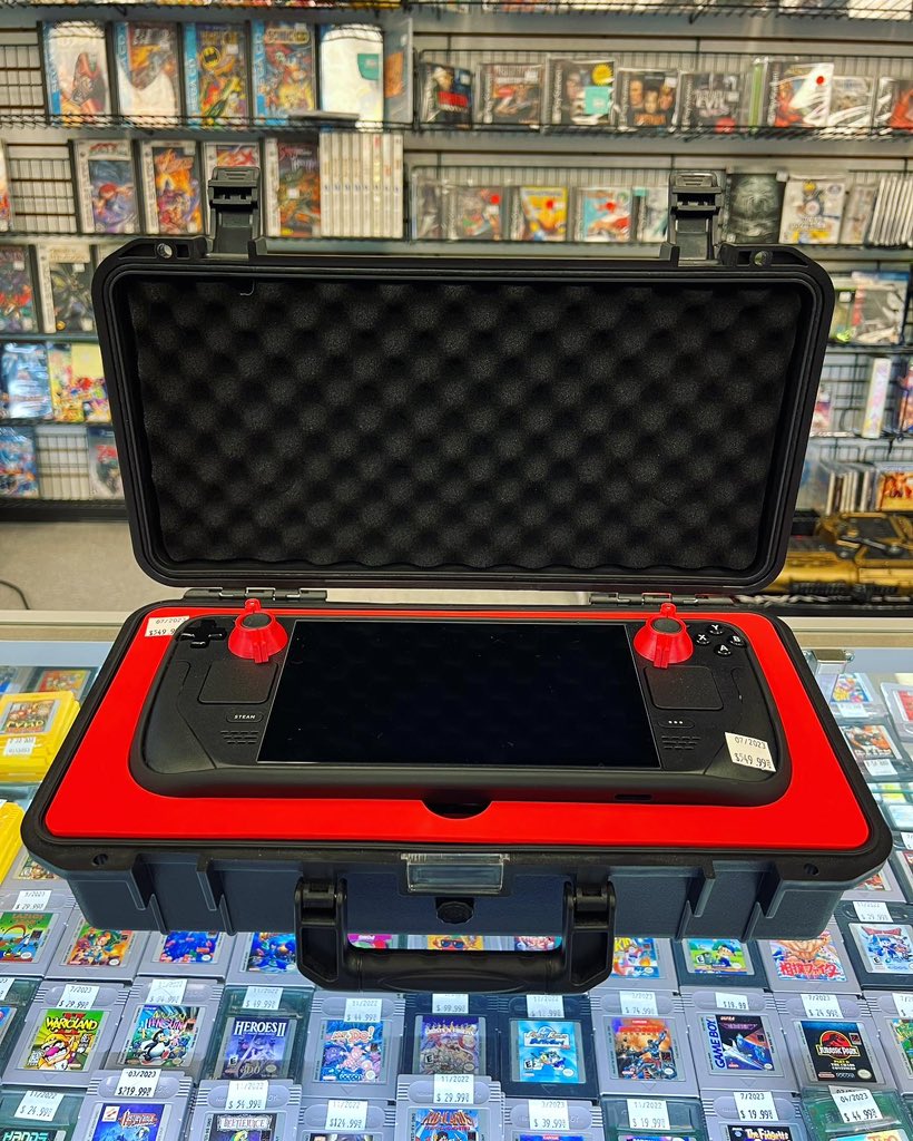 RetroReplaymd's tweet photo. As fast as we got this in it just left the store! We constantly buy, sell, and trade items here! #steam #steamdeck #videogames #handheldgaming #handhelds #gamer #gamestore #gaming #games #devaso #retroreplaybelair #maryland #shoplocal #buyselltrade https://t.co/sBhwgBo9NU