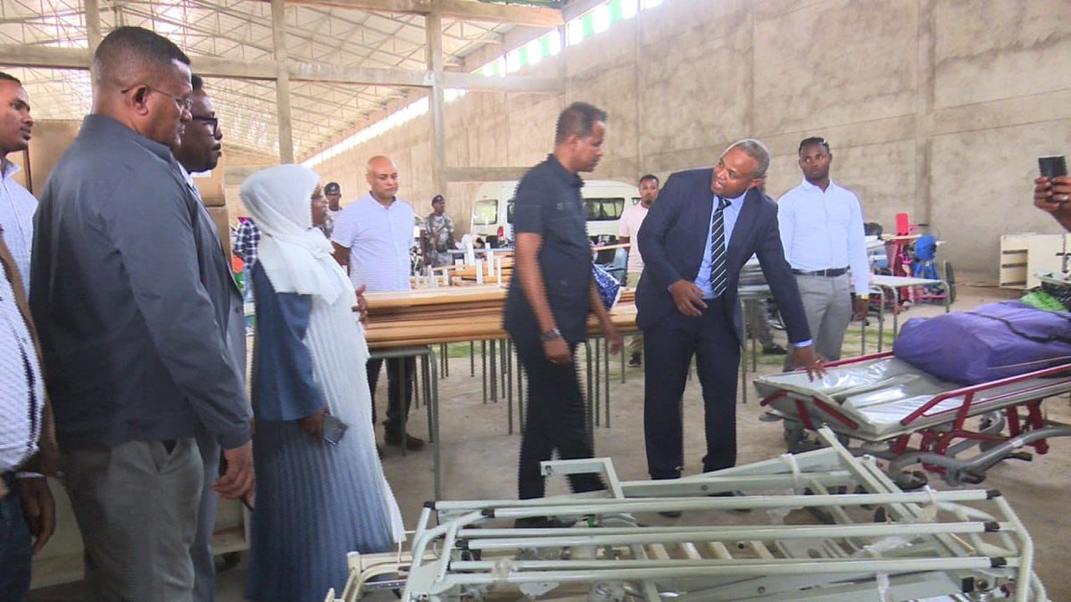 DDUniv's tweet photo. በፈረንሳይ ሀገር የሚኖሩ የድሬዳዋ ተወላጆች እና ወዳጆች ግምቱ ከ19 ሚሊዮን ብር በላይ የሚያወጡ የህክምና መገልገያዎችን ለድሬዳዋ ዩኒቨርሲቲ የማስተማሪያና ሪፈራል ሆስፒታል ድጋፍ አደረጉ፡፡ https://t.co/eSZWdyDSZR