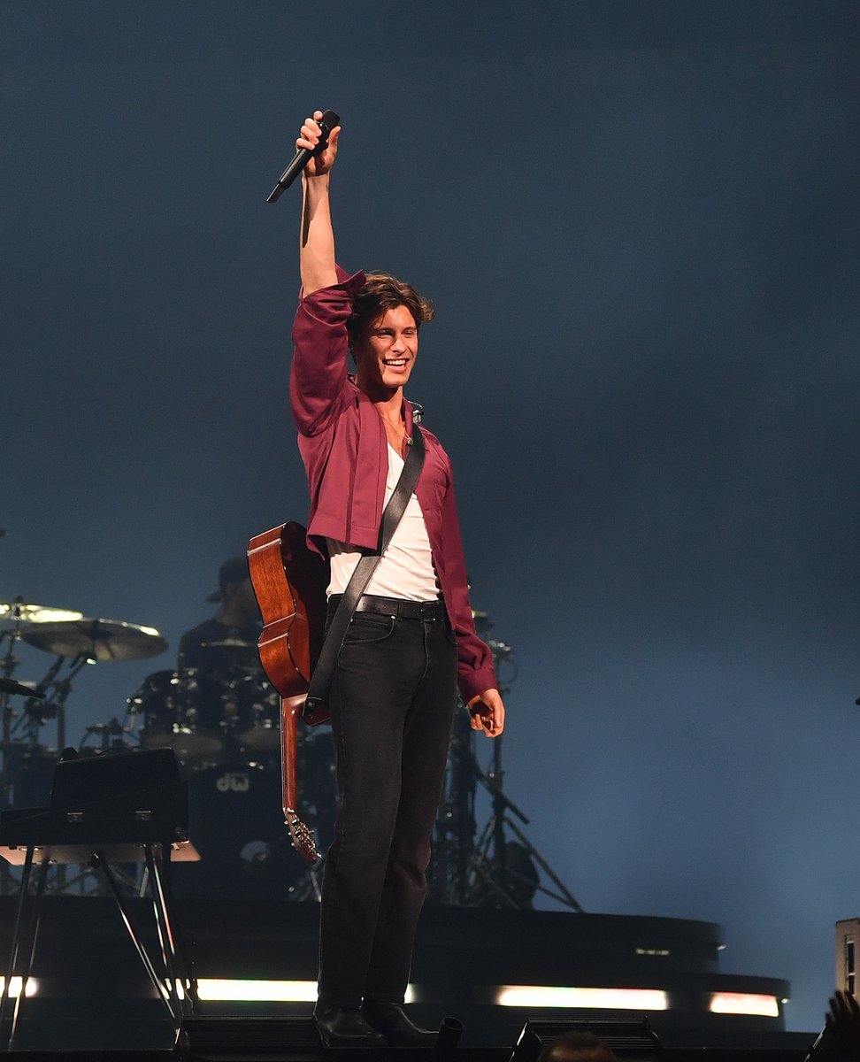 RogersPlace's tweet photo. 🥳 Throwing it back to last summer's Wonder: The World Tour stop at #RogersPlace to wish the incredible @shawnmendes a very happy birthday! https://t.co/XfTluqhmz0
