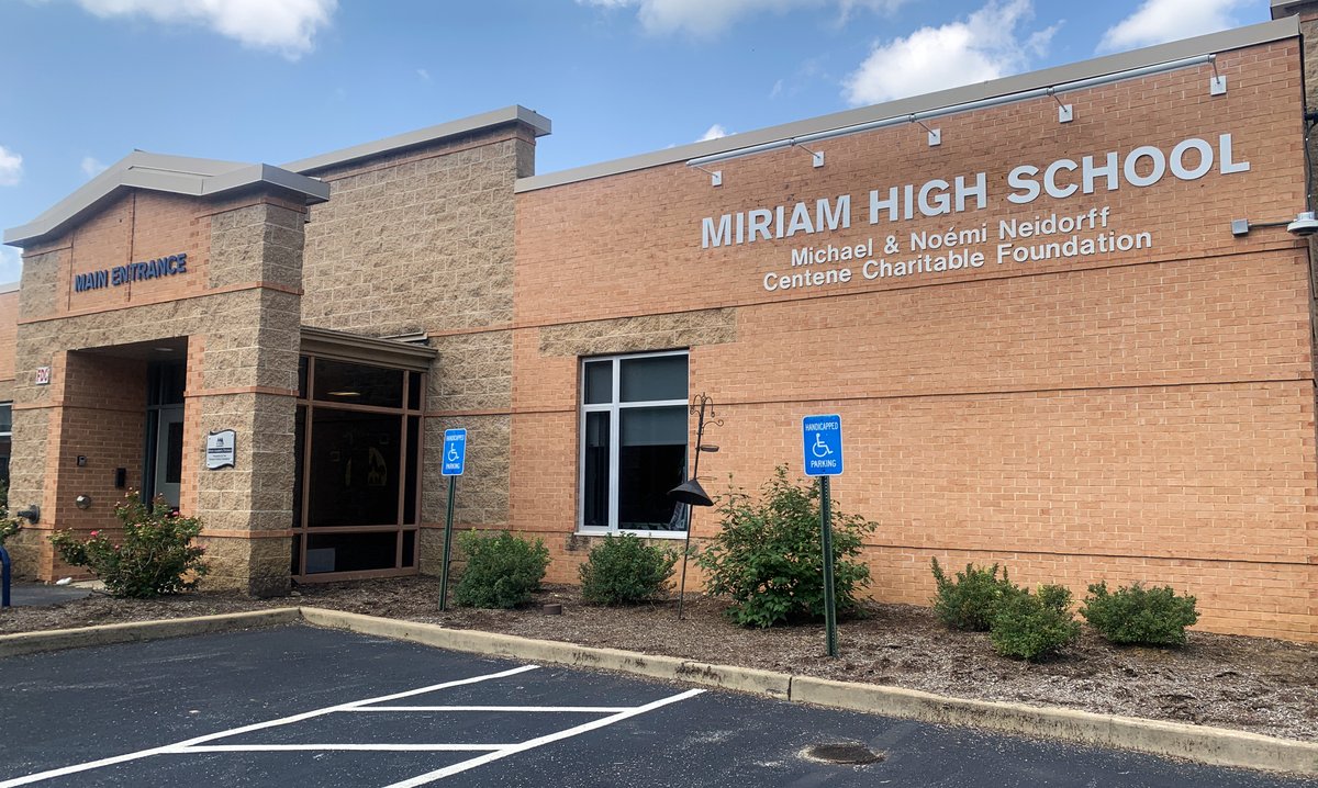 Miriam St. Louis tweet media