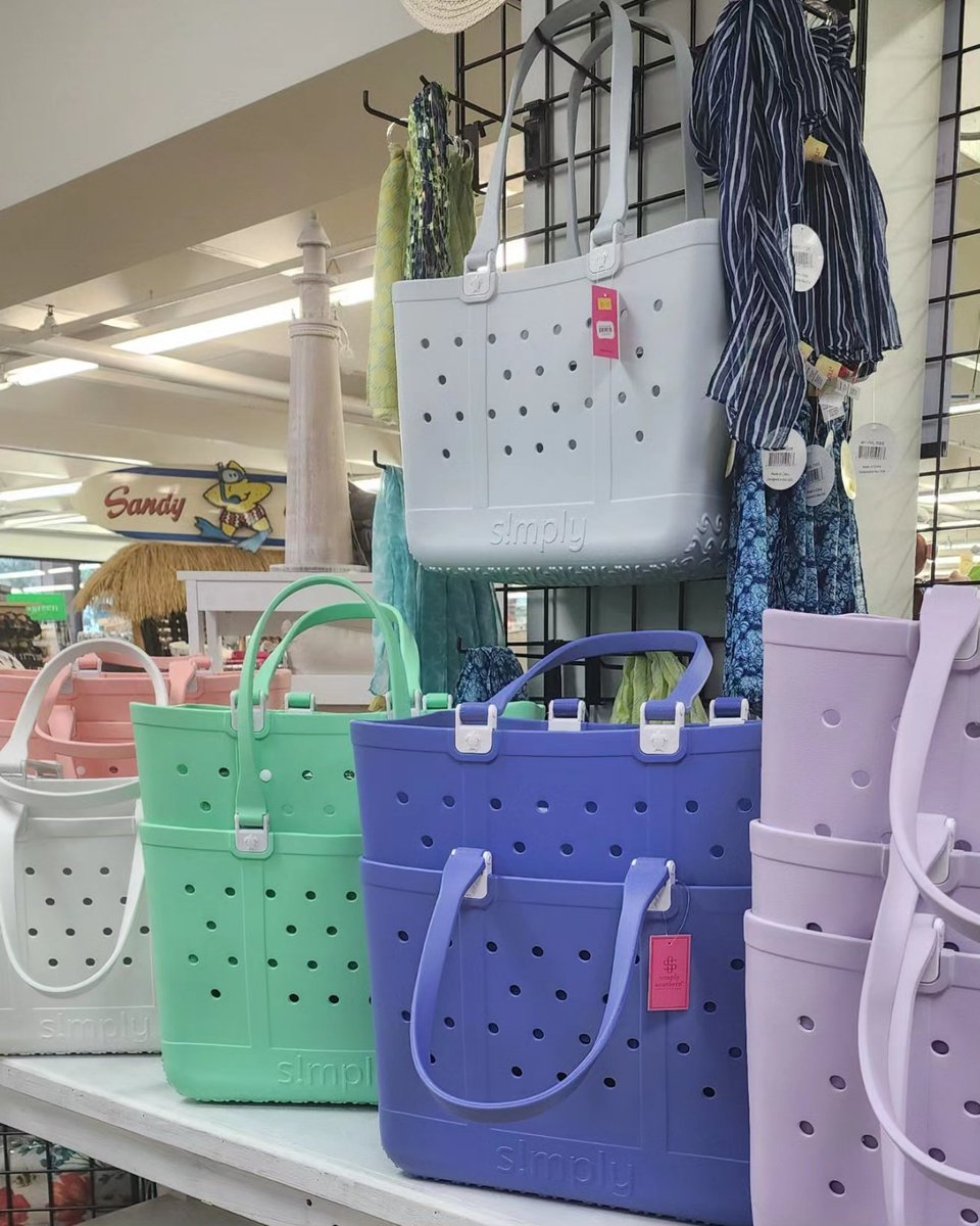 OceanLakes's tweet photo. An #OceanLakes vacation is not complete without a trip to Sandy Mart 😎❤️ Find all your necessities and more at the Camptown Center store! 

#MyrtleBeach #CampingDestination #SouvenirShopping #BeachLife #CampingLife #FamilyFriendly #FamilyVacation https://t.co/83wZoN8qmK