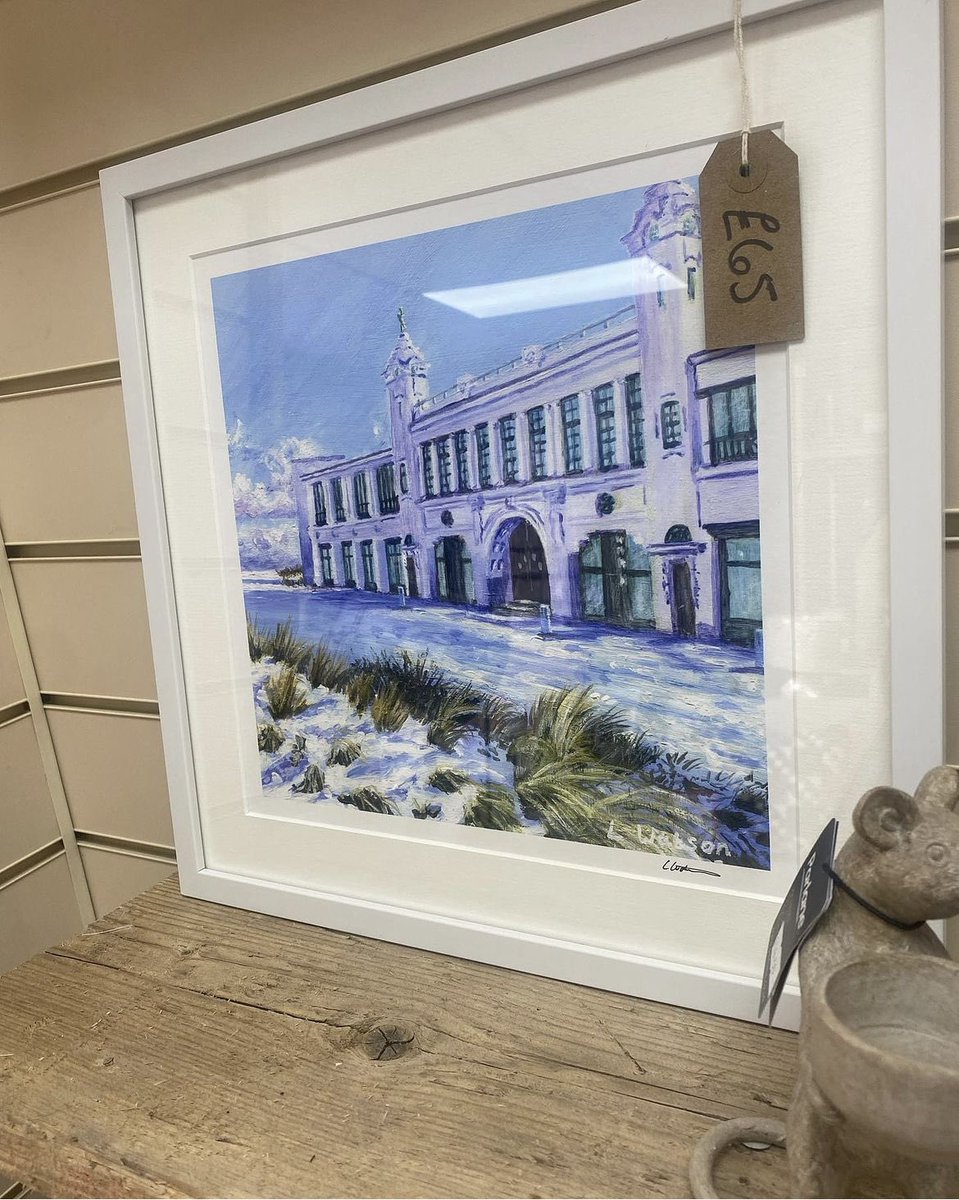 laurawatsonart's tweet photo. Exciting news - I have another stockist in Whitley Bay! @BlueberrySquare on Park View have very kindly agreed to stock some of my framed prints - St Mary’s Lighthouse, Rendezvous Cafe and Snow at Spanish City.  Perfect if you’re looking for artwork that requires minimal effort! https://t.co/9Ocb9BnaL0