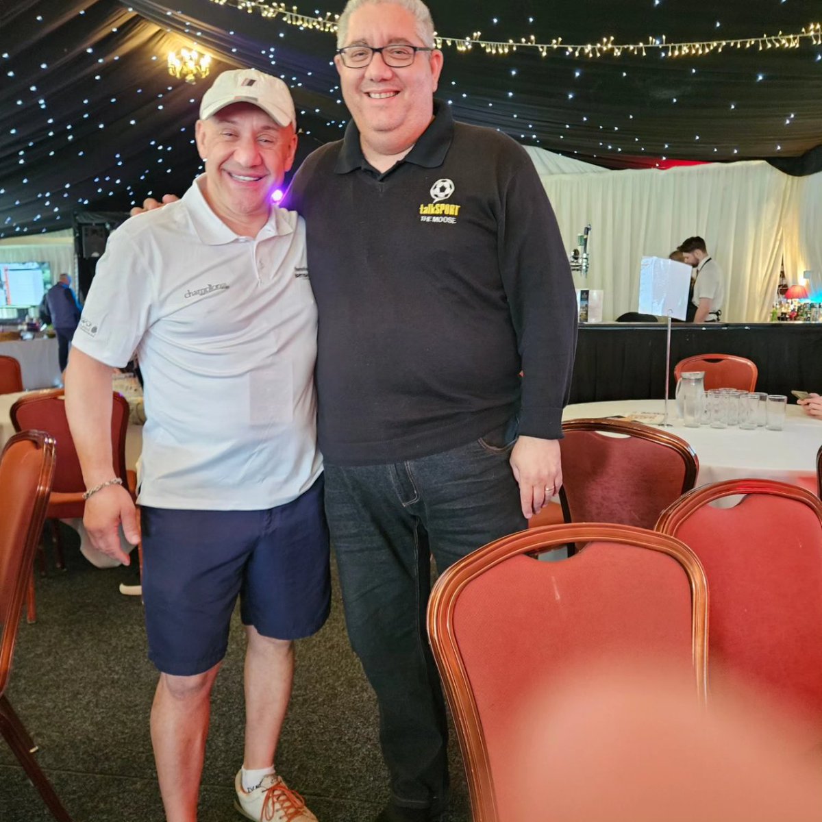 Senar1's tweet photo. Met some lovely people today. @BroadcastMoose @cgblackmore @JeanVandeVelde2 #garyshaw #ronatkinson @BritishPar3 @DGoughie @ManUtd https://t.co/0ijkn8fQSy